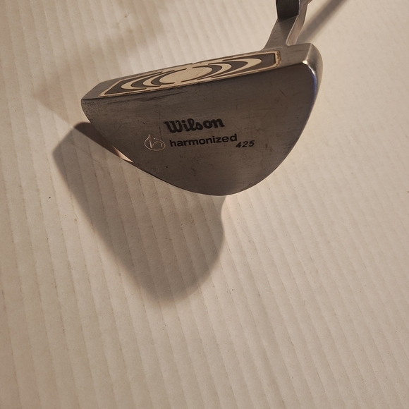 Silver and Black Golf Putter - Picture 2 of 5
